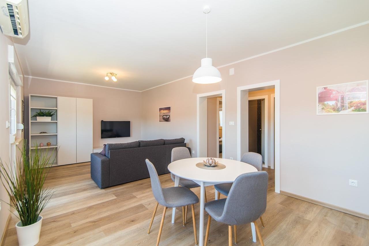 Apartment Lili Poreč Buitenkant foto